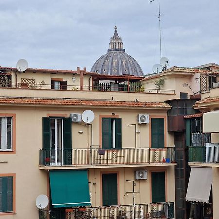 Vatican Bells Рим Екстериор снимка